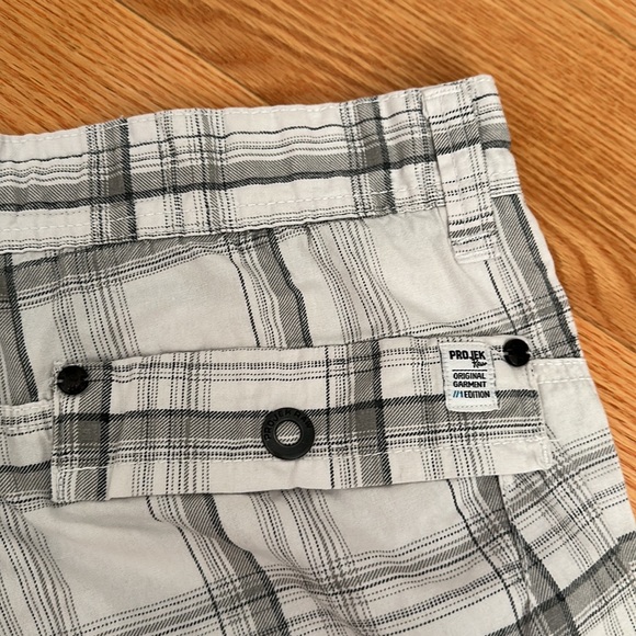 Projek Raw - Plaid Cargo Shorts - Size 31 - Picture 6 of 6